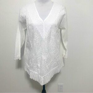 Karina White Small V-Neck Handkerchief Bottom Beautiful Stitch a Crocheting NWOT